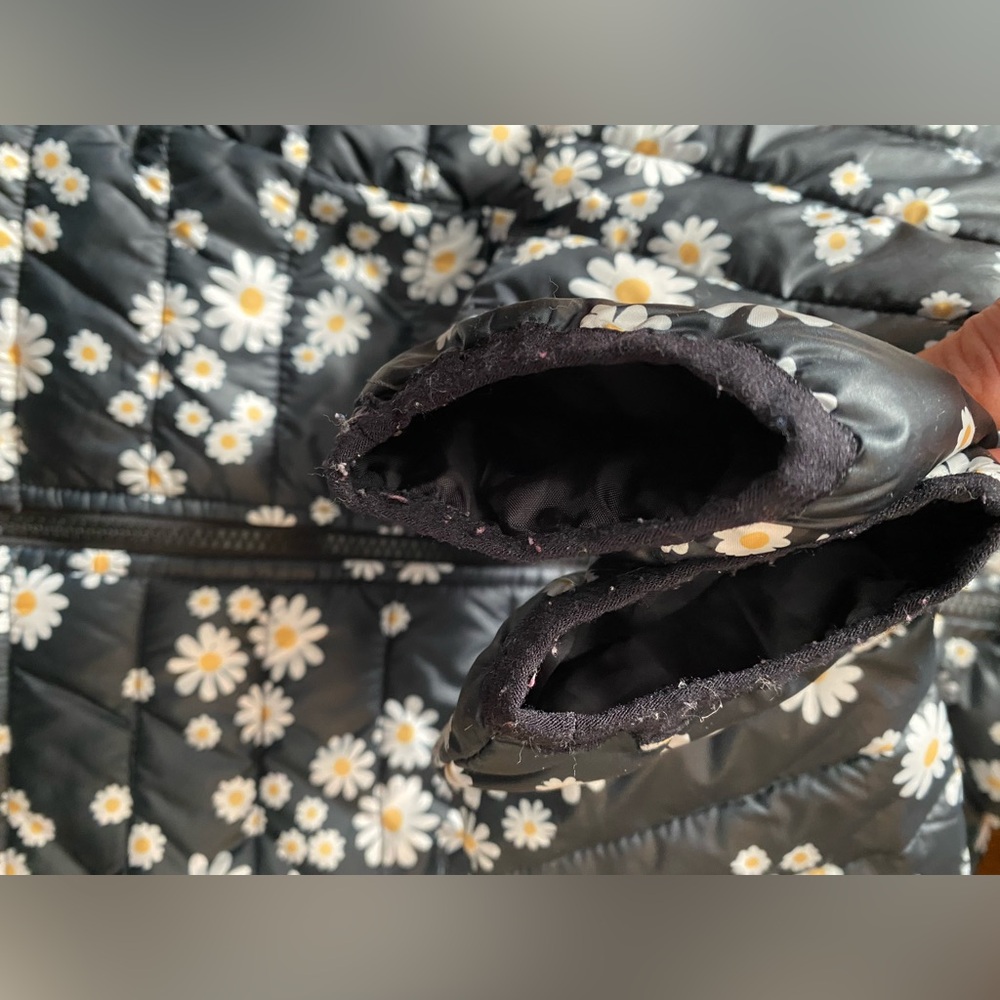 toddler girls hooded jacket size 3T Lightweight “packable” daisy floral print - Picture 8 of 15